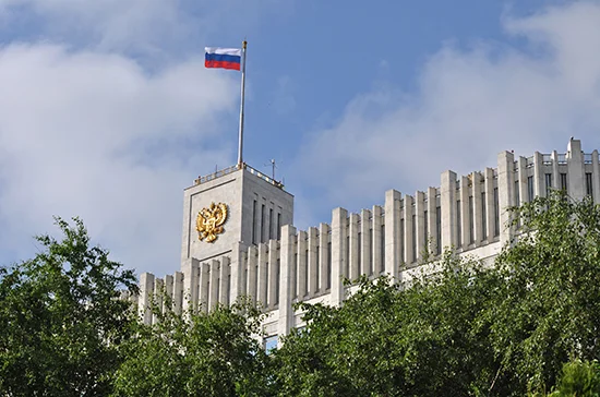 Разрыв в зарплатах госслужащих хотят сократить 