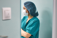 Врач дал совет по возвращению обоняния после COVID-19