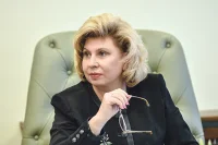Омбудсмены принимают от россиян более ста обращений в день, заявила Москалькова