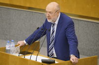 Крашенинников: чиновники должны понимать, какой стране служат