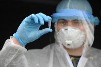 Число жертв COVID-19 в мире превысило три миллиона