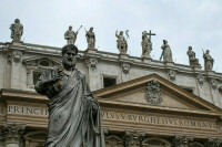 Итальянские медики обеспокоены предстоящим смягчением мер по COVID-19 в стране