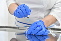 Иммунолог рассказала о прививке от COVID-19 при ослабленном иммунитете