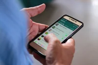 Переписка и фотографии в WhatsApp могут перестать быть частным делом