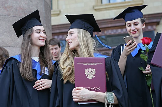 Школы проведут выпускные вечера в очном формате