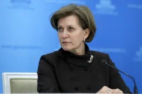 Попова: иммунитет после российских вакцин защищает от всех штаммов коронавируса