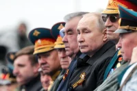 Россияне склонили головы перед подвигом солдата