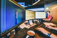 Обязывающий IT-гигантов размещать офисы в России законопроект могут принять весной