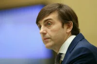 Кравцов: единые требования к безопасности школ разработают в ближайшее время
