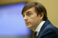 Кравцов: регионы определятся с форматом выпускных самостоятельно