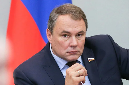 Толстой предложил в неблагополучных регионах обеспечивать льготы многодетным из бюджета