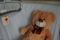 Соцработникам разрешили сопровождать детей-сирот в больницах