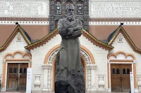Сколько картин в Третьяковской галерее