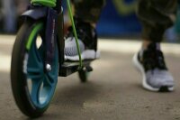 В Новосибирске после наезда на ребёнка проверят аренду электросамокатов
