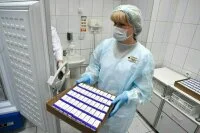 Число заразившихся коронавирусом в России за сутки снизилось до 7884