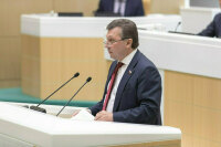 Сенатор призвал просчитать целесообразность найма осуждённых на стройки