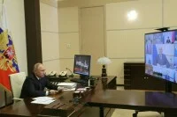 Обязательную вакцинацию от COVID-19 вводить нельзя, считает Путин