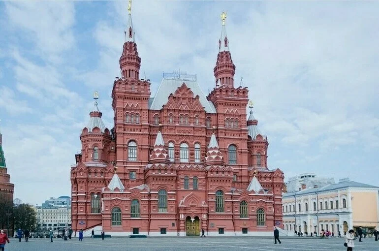 Сколько экспонатов в Историческом музее
