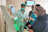 Кабмин введёт новую систему оплаты труда медиков не ранее 2023 года, пишут СМИ