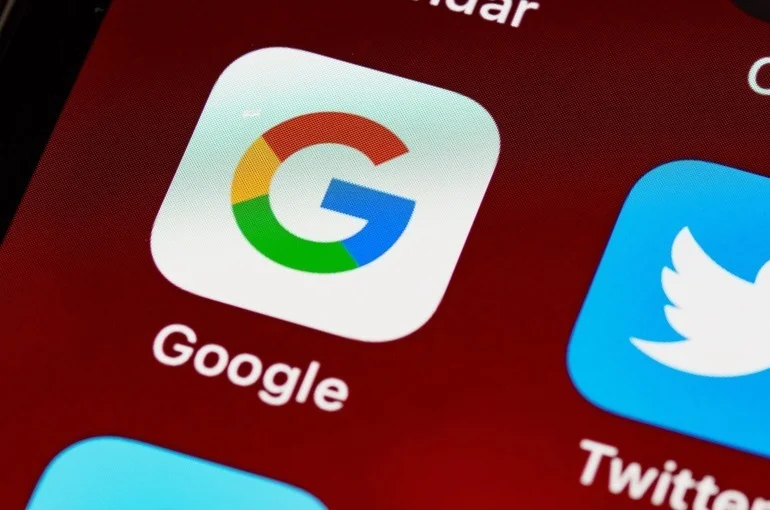 Россиян не оставят без Google и Facebook