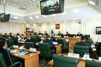 Сенаторы рекомендуют кабмину вносить неплательщиков алиментов в «чёрный список»