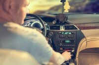 В Петербурге запретят парковаться возле мусорных баков