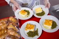 Цена не главное: что может измениться в закупке школьного питания