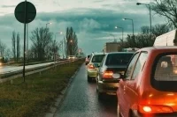 Лысаков предложил разрешить останавливать машины при скрытом контроле ГИБДД