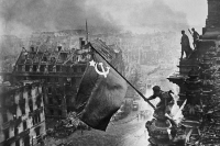 Публичное уравнивание роли СССР и фашисткой Германии предлагают запретить