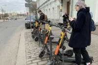 Девушка на электросамокате сбила ребёнка в Петербурге