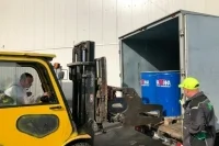 Транспорт с опасными отходами хотят обозначать спецзнаками