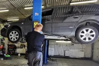 Депутат одобрил предложение ГИБДД сделать техосмотр легковых автомобилей добровольным