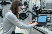 Регионам хотят дать право на организацию профподготовки рабочих и служащих