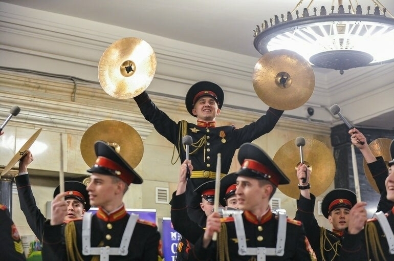 Суворовцам могут дать право на стипендии