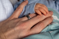 Рождение ребёнка могут разрешить регистрировать в любом загсе