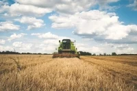Госдума приняла закон о единых правилах для тракторов и самоходных машин