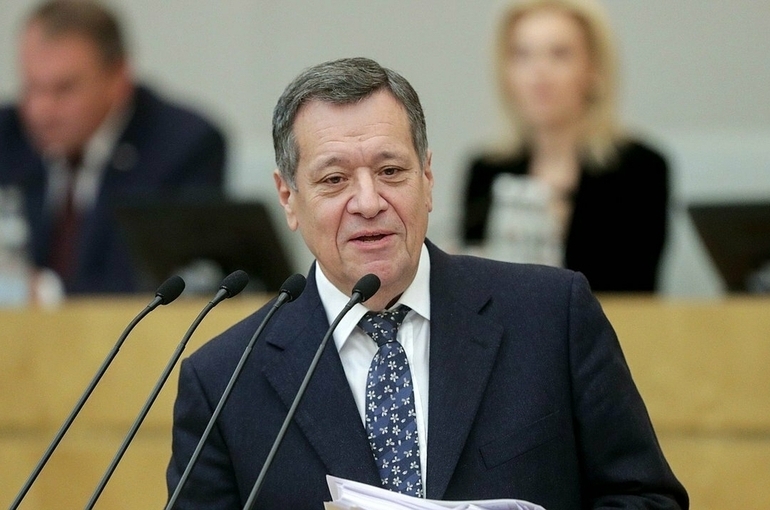 В предвыборную программу «Единой России» войдут меры поддержки регионов, сообщил Макаров