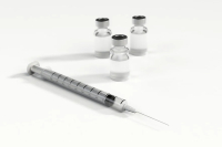 Частные клиники смогут делать бесплатные прививки