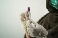 Москвичей призвали сдать плазму с антителами к COVID-19