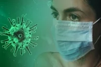 Вирусолог объяснил, почему людям с антителами нужно делать прививку