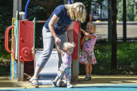 Минтруд: для получения выплат на детей 8-16 лет достаточно одного заявления