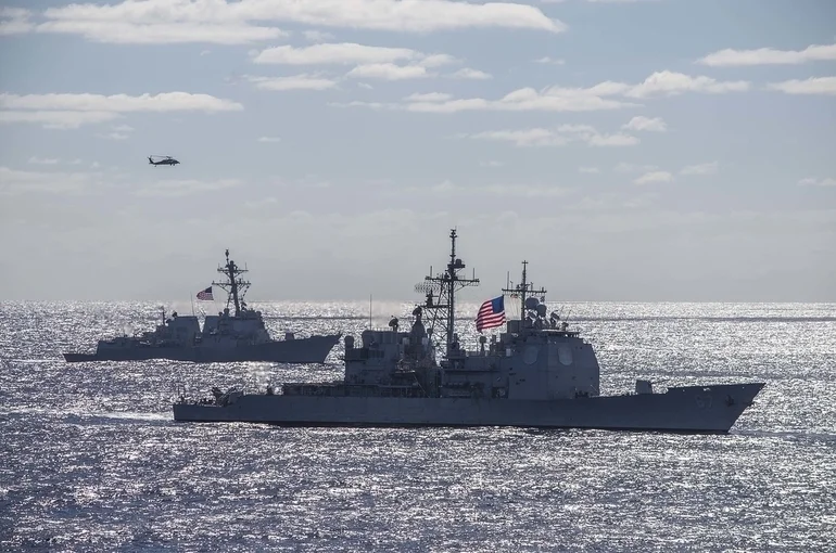 Ракетный эсминец США направляется на учения в Чёрное море