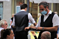 В Москве QR-коды получают все жители с антителами к COVID-19