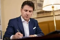 Экс-премьер Италии и основатель «Движения 5 звёзд» делят между собой руководство партией