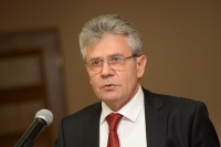 Глава РАН: российские вакцины от COVID-19 безвредны