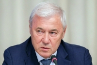 Аксаков предложил давать командировочные в валюте страны, куда едет человек