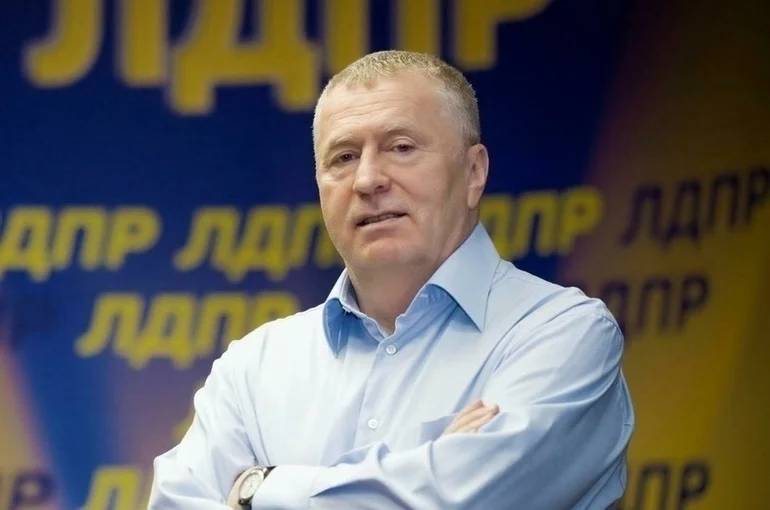 ЛДПР первой представила в ЦИК списки кандидатов в Госдуму