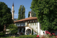 В Крыму прививку от COVID-19 сделали более 10 тысяч работников туротрасли