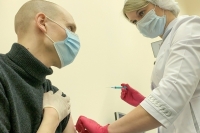 Минздрав изучает, могут ли вакцинированные передавать COVID-19