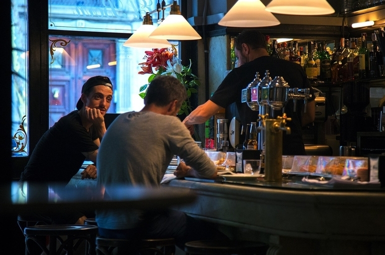 В Каталонии закроют ночные клубы из-за роста заболеваемости COVID-19